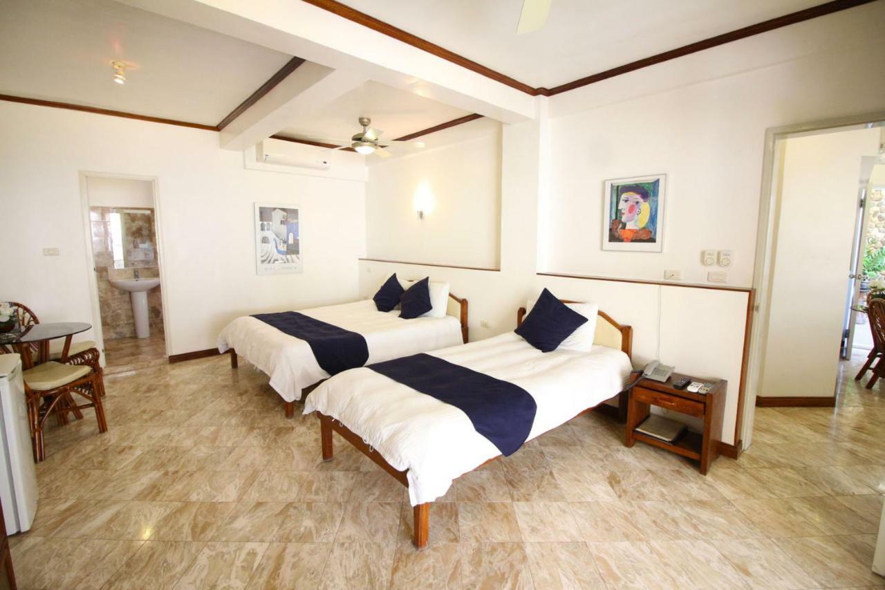 Mermaid Resort And Dive Center Puerto Galera Buitenkant foto